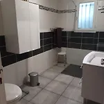 Maison De Avec 4 Chambres-piscine-clim-wifi 펜션